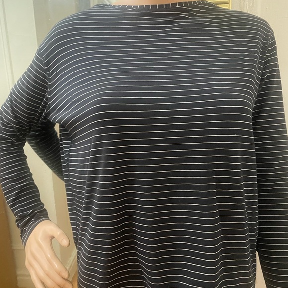 Lululemon Athletica Black and White Striped Long Sleeve Top - Picture 2 of 9